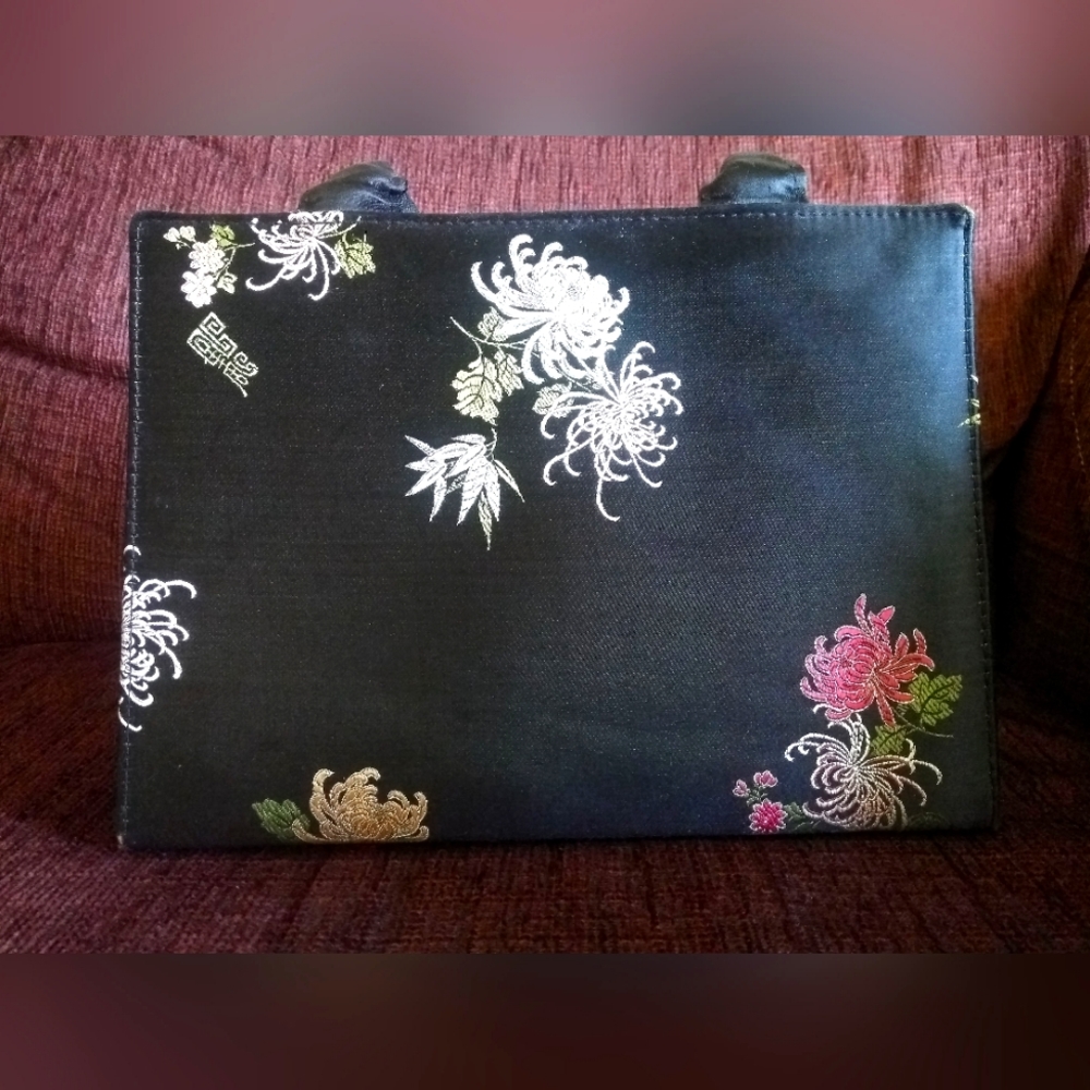 Pretty Black Purse